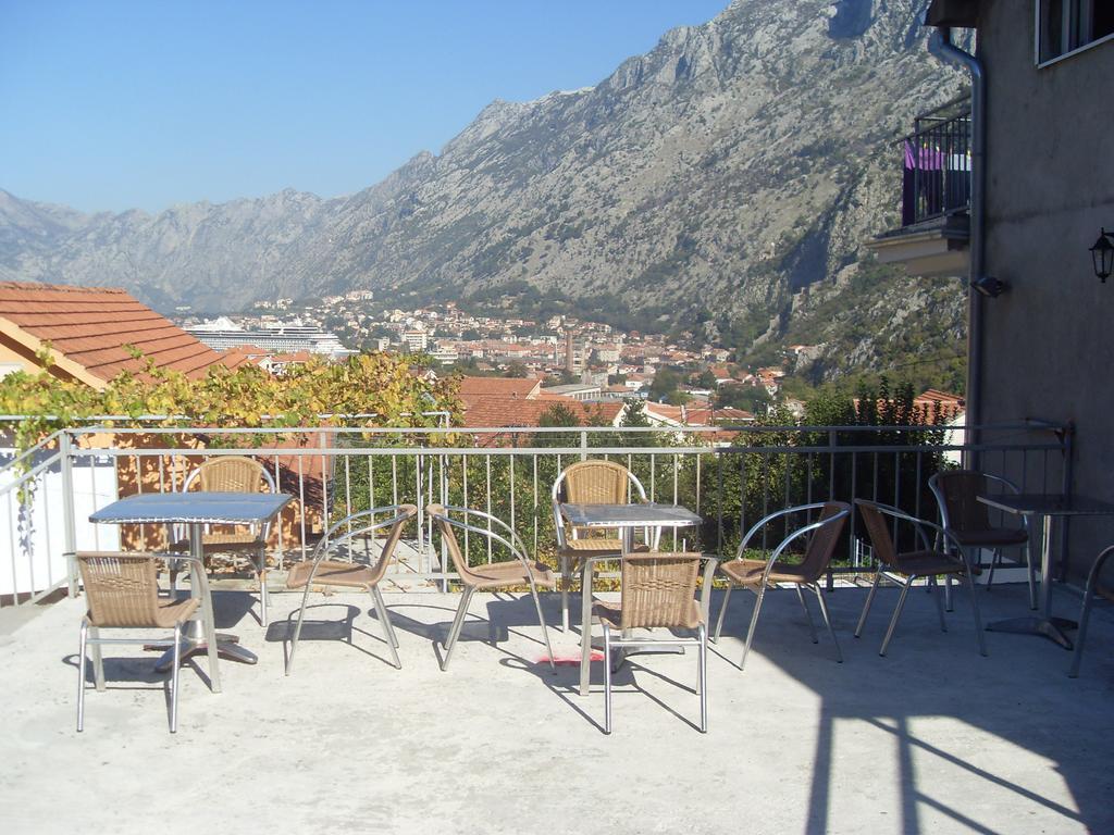 Guest House Sandra Kotor Oda fotoğraf
